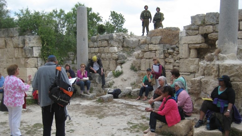 fe527c6b0cba4c079825e2a28d9229a9_18